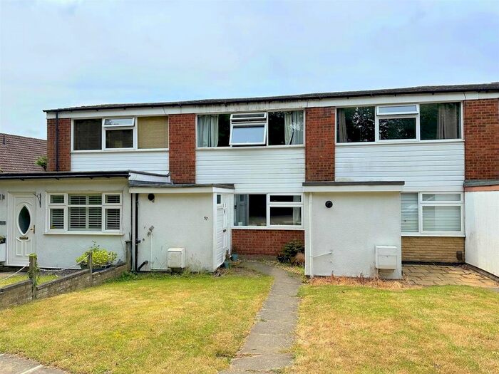 2 Bedroom Terraced House To Rent In Whitecroft, St Albans, Hertfordshire, AL1