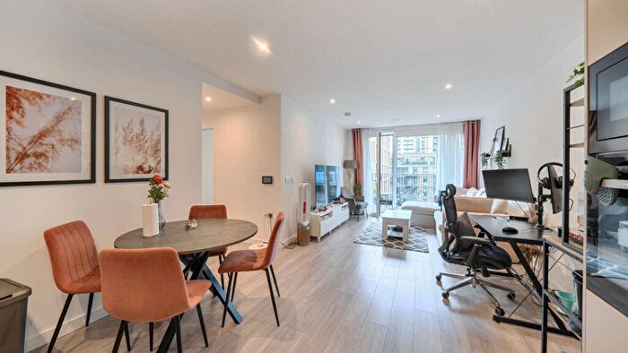 2 Bedroom Flat For Sale In Octavia Apartments, SE17