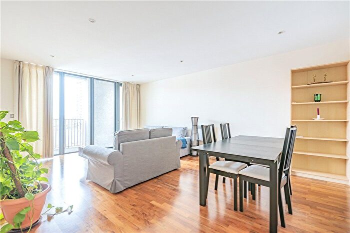 2 Bedroom Flat To Rent In City Walk, London, SE1