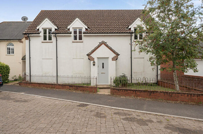 2 Bedroom Coach House For Sale In Aspen Close, Willand, Cullompton, EX15