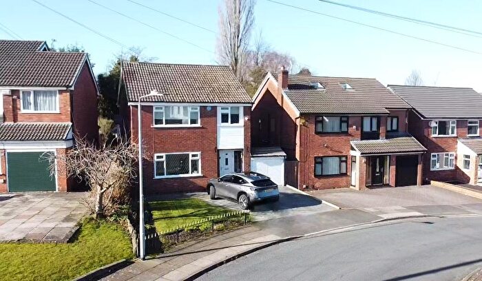 3 Bedroom Detached House For Sale In Rhodes Drive, Bury, BL9