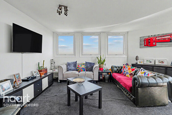 2 Bedroom Apartment For Sale In Tamar Square, Woodford Green, IG8