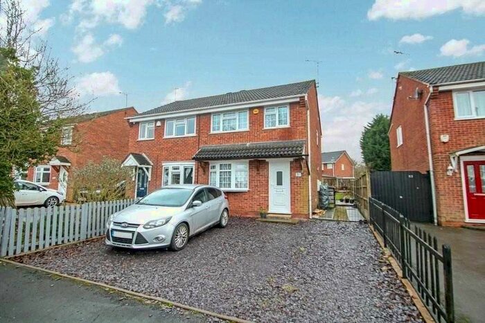 3 Bedroom Semi-Detached House To Rent In Charnwood Drive, Hartshill, Nuneaton, Warwickshire, CV10