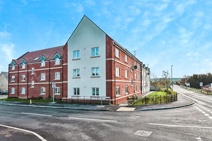 2 Bedroom Flat For Sale In Roman Place, Westbury, BA13