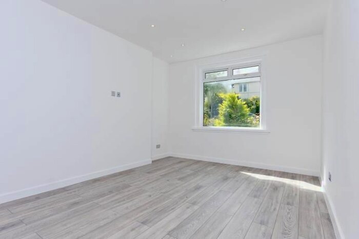 2 Bedroom Flat To Rent In Hilton Drive, Woodside, Aberdeen AB24