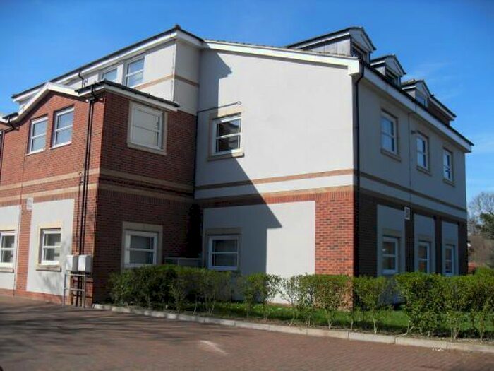 2 Bedroom Flat To Rent In Jacob Court, St Albans, AL4