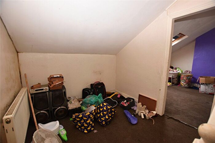 3 Bedroom End Of Terrace House For Sale In Darfield Road, Leeds, West Yorkshire, LS8
