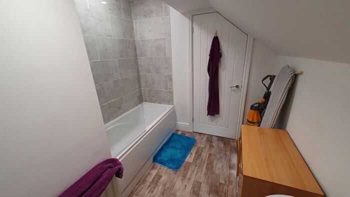 1 Bedroom Flat For Sale In Flat, Horse Fair, Rugeley, Staffordshire, WS15