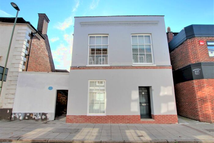 1 Bedroom Apartment To Rent In East Street - Havant - Unfurnished, PO9