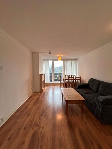 2 Bedroom Flat To Rent In Dykehead Place, Dundee, DD4