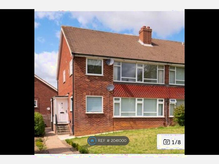 2 Bedroom Flat To Rent In Chalfont Avenue, Amersham, HP6