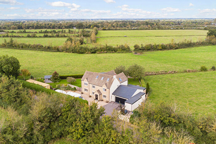 4 Bedroom House For Sale In Waterhay, Leigh, SN6