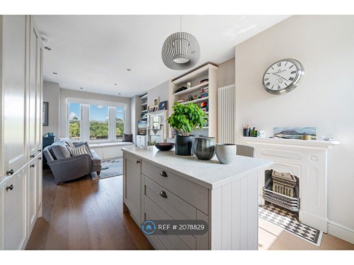 3 Bedroom Maisonette To Rent In Lonsdale Road, London, SW13