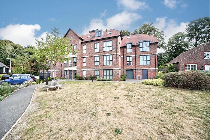 2 Bedroom Flat For Sale In York House, Frances Drive, Dunstable, LU6