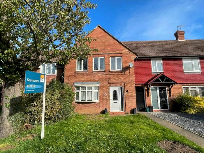 3 Bedroom Property To Rent In Elizabeth Avenue, Staines, TW18