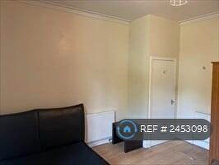 1 Bedroom Flat To Rent In Hazelwood, Manchester, M8