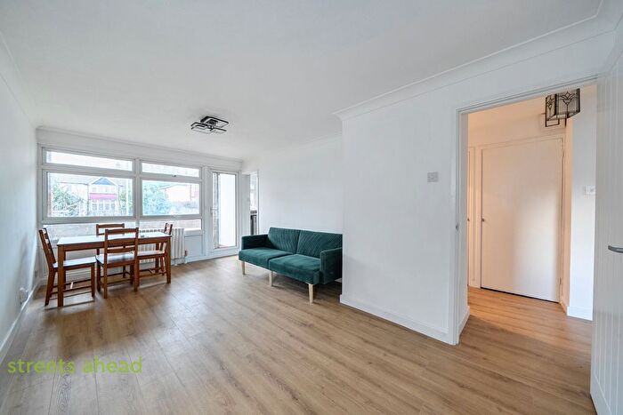 2 Bedroom Flat For Sale In Napier Court, Outram Road, Croydon, CR0