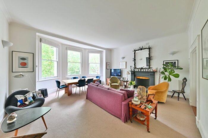 2 Bedroom Flat For Sale In Gledhow Gardens, London, SW5