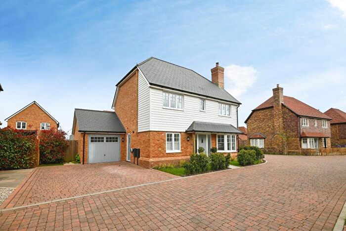 4 Bedroom Detached House For Sale In Riverbourne Way, Chattenden, Rochester, ME3