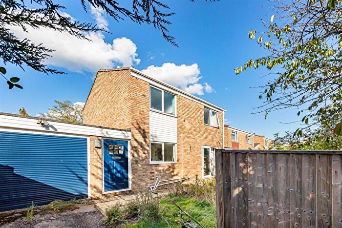 3 Bedroom Detached House For Sale In Abingdon Drive, Caversham, Reading, RG4