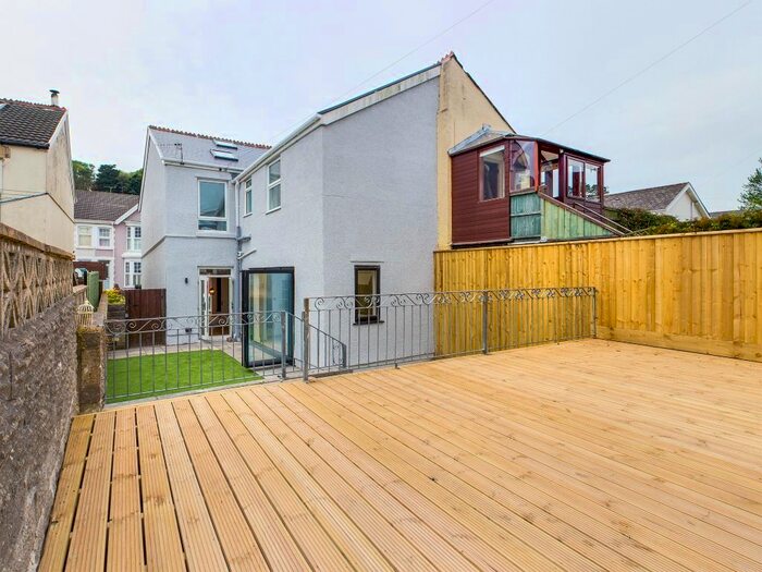 4 Bedroom Semi-Detached House To Rent In Queens Road, Mumbles, Swansea, SA3