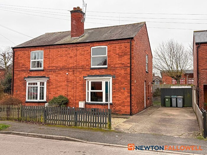 3 Bedroom Semi Detached House For Sale In Rufford Avenue, Newark, NG24