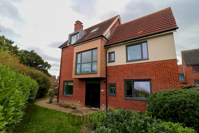 4 Bedroom Detached House To Rent In Flame Way, Colchester, CO4