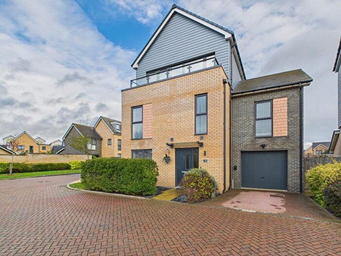 4 Bedroom Detached House For Sale In Firecrest Close, Chatham, Kent, ME4