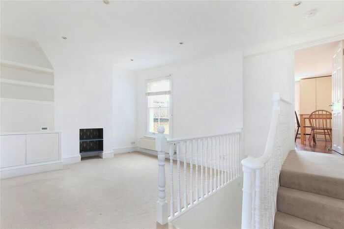 2 Bedroom Flat To Rent In Tasman Road, Clapham, London, SW9