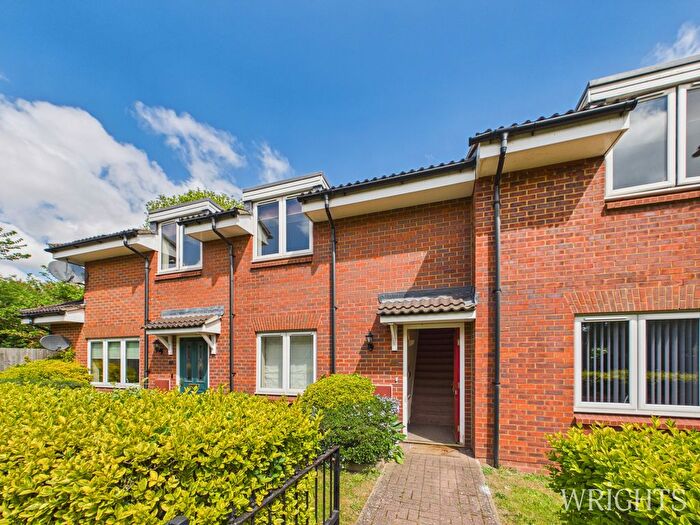 2 Bedroom Maisonette To Rent In Moors Walk, Welwyn Garden City, AL7