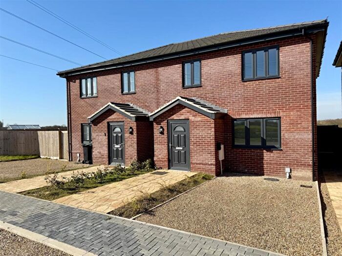 3 Bedroom Semi-Detached House For Sale In Bildeston Road, Combs, IP14
