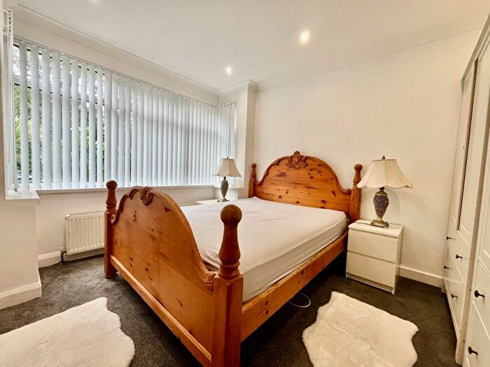 1 Bedroom Flat To Rent In Victoria Road, Leeds, LS6