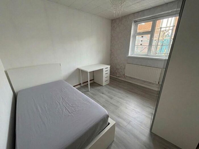 4 Bedroom Flat To Rent In Sidmouth Street, London, WC1H