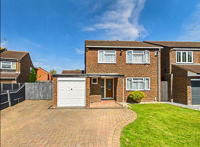 4 Bedroom Detached House For Sale In Bakers Walk, Weston Turville, HP22