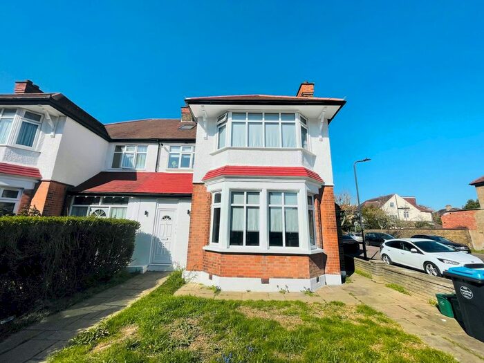 3 Bedroom Flat To Rent In Anson Road, Cricklewood, NW2