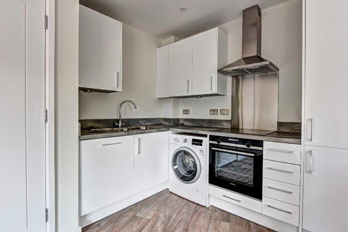 1 Bedroom Apartment To Rent In Thornton Close, Leatherhead, Surrey, KT22