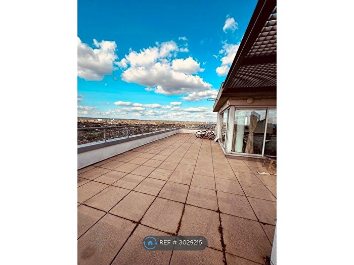 2 Bedroom Flat To Rent In Cityview Centreway Apartments, Ilford, IG1