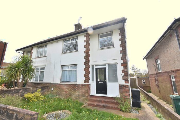 3 Bedroom Flat To Rent In Foredown Road, Portslade, Brighton, BN41
