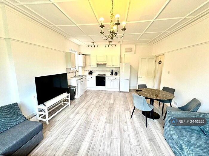 1 Bedroom Flat To Rent In South Hampstead, London, NW6