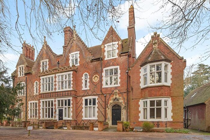 2 Bedroom Apartment For Sale In New Dover Road, Canterbury, CT1