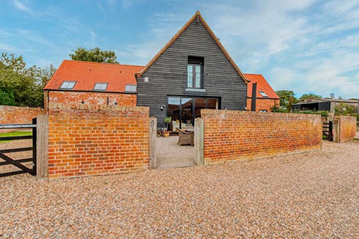 4 Bedroom Barn Conversion For Sale In Fritton Road, Ludham, NR29