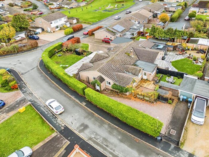 4 Bedroom Semi-Detached Bungalow For Sale In Quarry Road, Witney, OX28