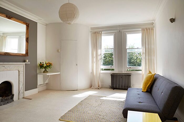 1 Bedroom Flat To Rent In Palmeira Square, Hove, BN3