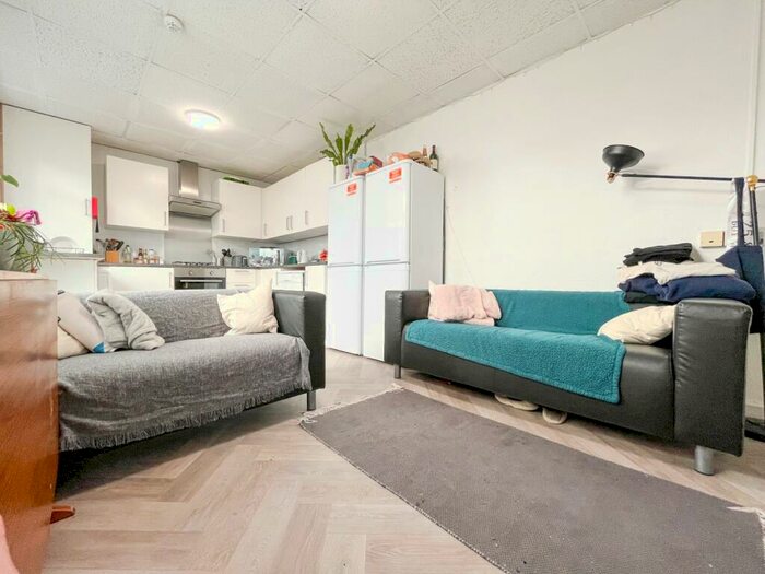 5 Bedroom Terraced House To Rent In Whitchurch Road, Heath, CF14