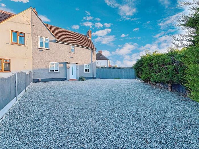 3 Bedroom Semi-Detached House For Sale In Corringham Road, Stanford-le-Hope, SS17