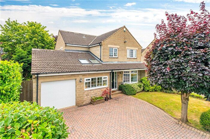4 Bedroom Detached House For Sale In St. Helens Avenue, Leeds, West Yorkshire, LS16