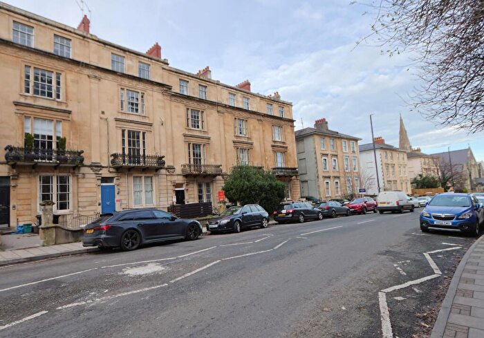 4 Bedroom Apartment To Rent In Top Floor Flat St. Pauls Road, Clifton, Bristol, BS8