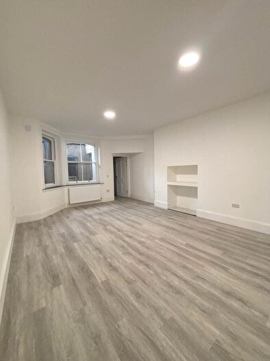 Flat To Rent In Cromwell Road, Hove, BN3