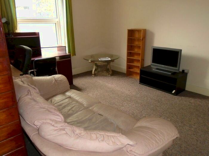 1 Bedroom Flat To Rent In B Bristol Road, Selly Oak, B29