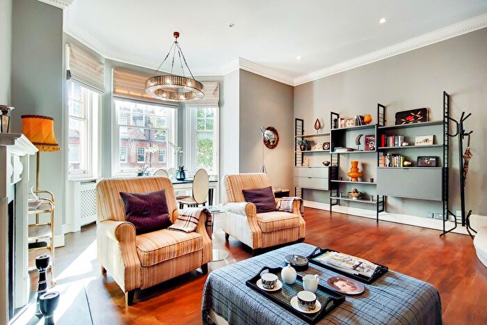 2 Bedroom Flat To Rent In Sloane Gardens, Chelsea, London, SW1W